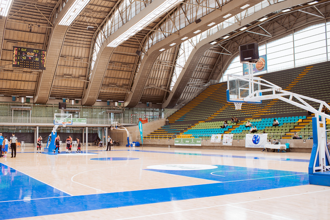 Coliseo de Baloncesto Iván De Bedou-1