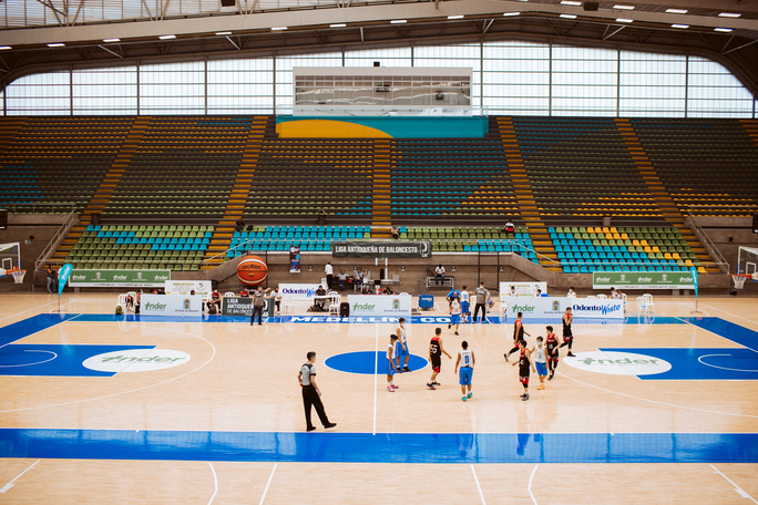 Coliseo de Baloncesto Iván De Bedou-2